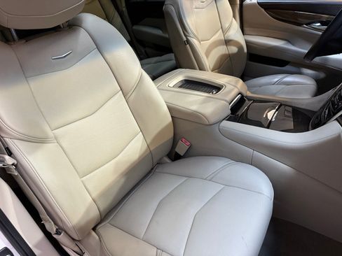 Used 2018 Cadillac Escalade Luxury image 53