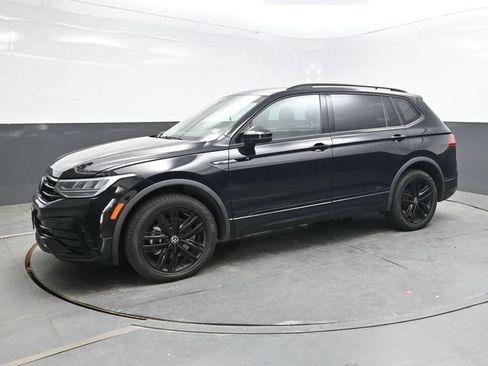 Used 2022 Volkswagen Tiguan SE R-Line AWD/4WD image 3