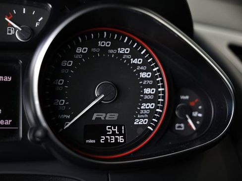 Used 2011 Audi R8 V10 image 36
