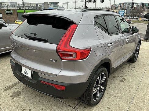 New 2026 Volvo XC40 B5 Core w/ Climate Package AWD/4WD image 5