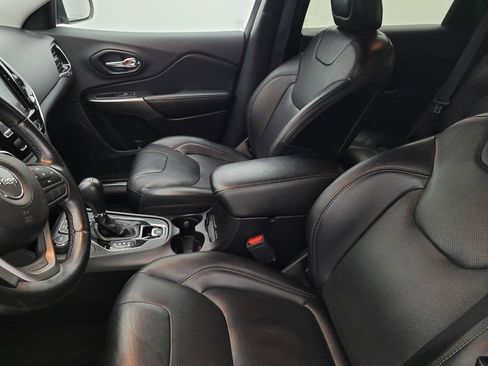 Used 2019 Jeep Cherokee Limited image 17