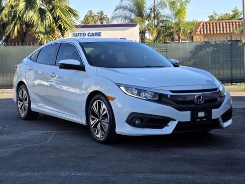Used 2018 Honda Civic EX-T image 2