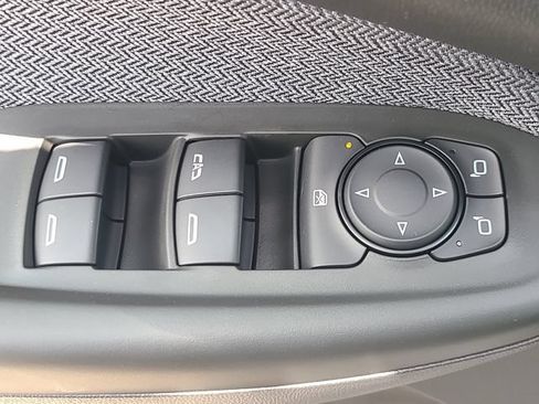 New 2026 Chevrolet TrailBlazer LT w/ Midnight Edition FWD image 17
