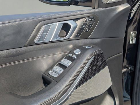 Used 2021 BMW X7 M50i w/ Executive Package image 17