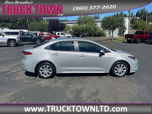Used 2023 Toyota Corolla LE FWD image 6