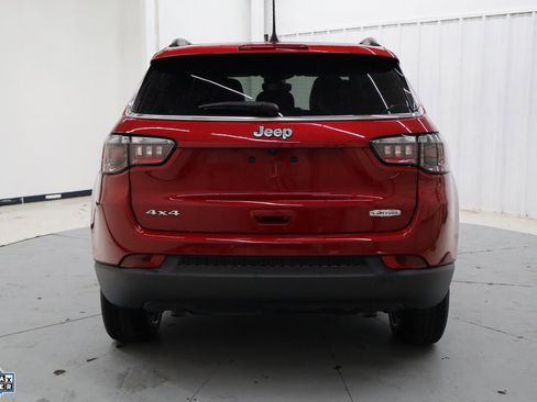 Used 2025 Jeep Compass Latitude image 6