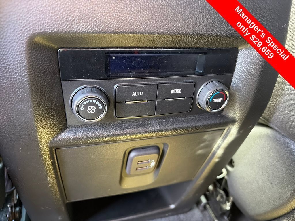 Used 2023 Chevrolet Traverse LT AWD/4WD image 11