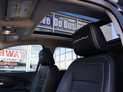 Certified 2024 GMC Terrain Denali w/ Denali Premium Package image 24