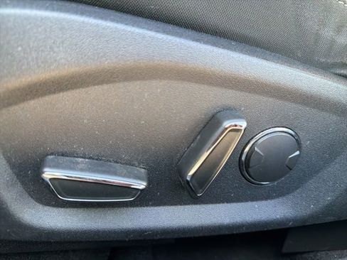 Used 2020 Ford Fusion SE image 18