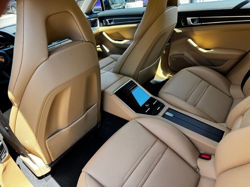 Certified 2023 Porsche Panamera AWD/4WD image 33