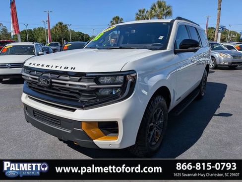 Used 2025 Ford Expedition Tremor AWD/4WD image 8