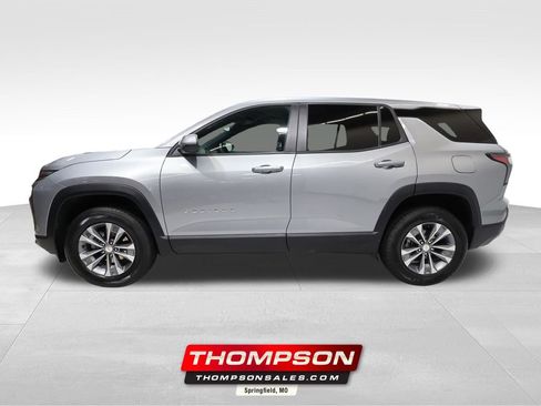 Used 2026 Chevrolet Equinox LT FWD image 1