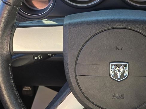 Used 2009 Dodge Challenger SE image 13