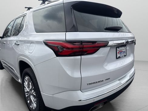 Used 2023 Chevrolet Traverse High Country w/ LPO, 'HIT The Road' Package AWD/4WD image 7