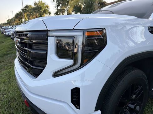 Used 2023 GMC Sierra 1500 Elevation RWD image 9