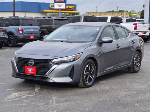 Used 2024 Nissan Sentra SV FWD image 3