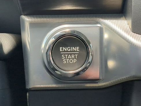 Used 2025 Ford F150 Lariat w/ Equipment Group 501A Mid image 31