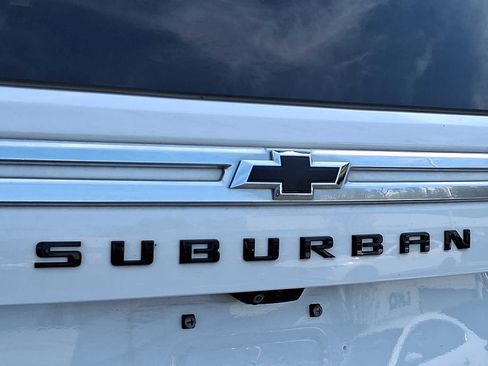 Used 2024 Chevrolet Suburban High Country w/ Advanced Technology Package AWD/4WD image 30