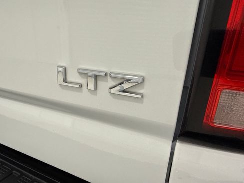 Used 2024 Chevrolet Silverado 2500 LTZ w/ LTZ Convenience Package AWD/4WD image 10
