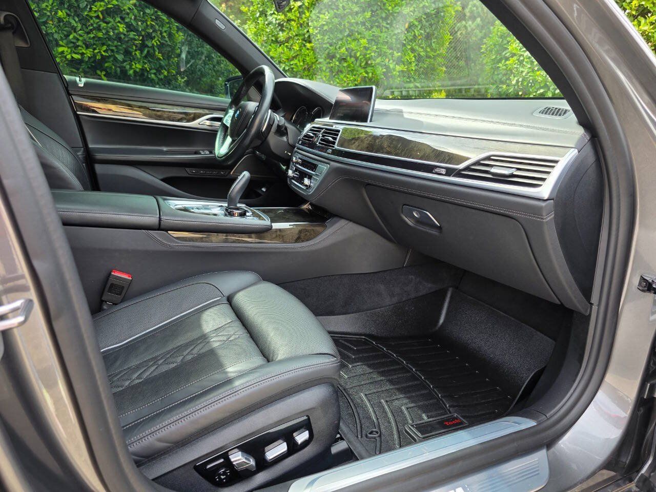 Used 2019 BMW 750i xDrive w/ Executive Package AWD/4WD image 55