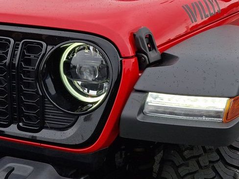 Certified 2026 Jeep Wrangler Sport AWD/4WD image 12
