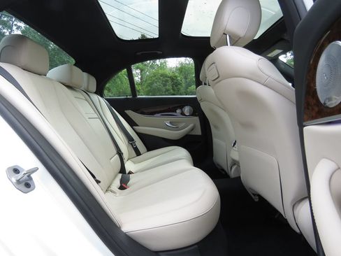 Used 2019 Mercedes-Benz E 450 4MATIC Sedan image 16
