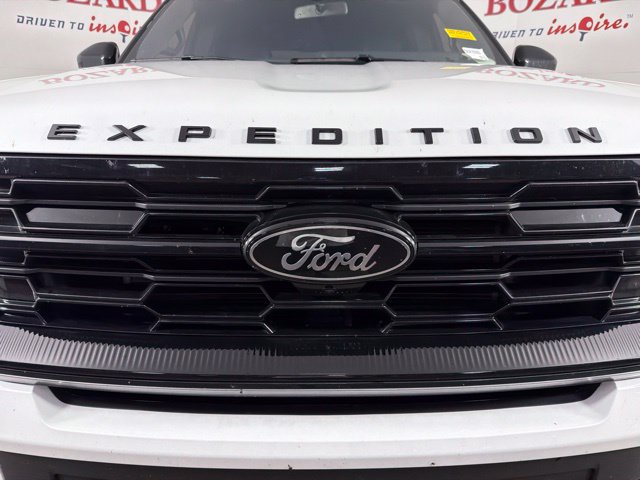 Used 2025 Ford Expedition Platinum w/ Stealth Performance Package AWD/4WD image 4
