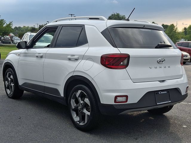Used 2023 Hyundai Venue SEL FWD image 7
