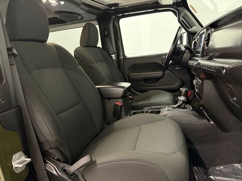 Used 2023 Jeep Wrangler Sport S image 17