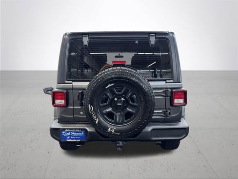 Used 2018 Jeep Wrangler Unlimited Sport AWD/4WD image 5