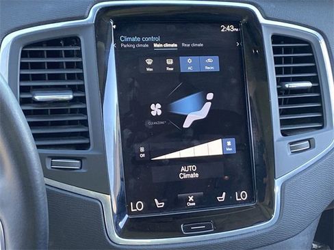 Used 2020 Volvo XC90 T6 Momentum image 32