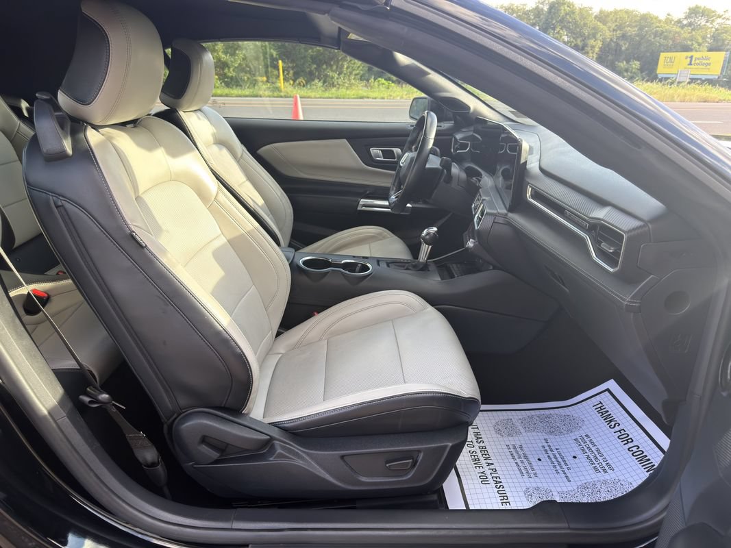 Used 2024 Ford Mustang Premium RWD image 39