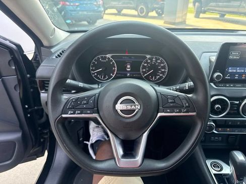Used 2024 Nissan Sentra SV FWD image 17