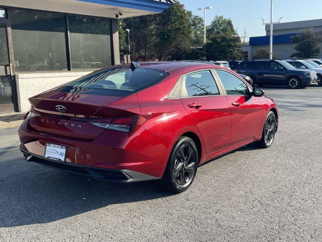 Certified 2023 Hyundai Elantra SEL FWD image 6