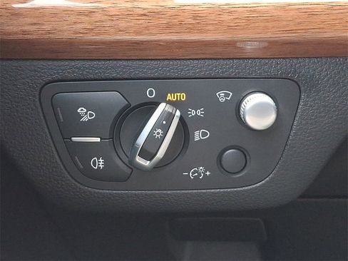 Used 2023 Audi Q5 2.0T Prestige w/ Prestige Package image 25