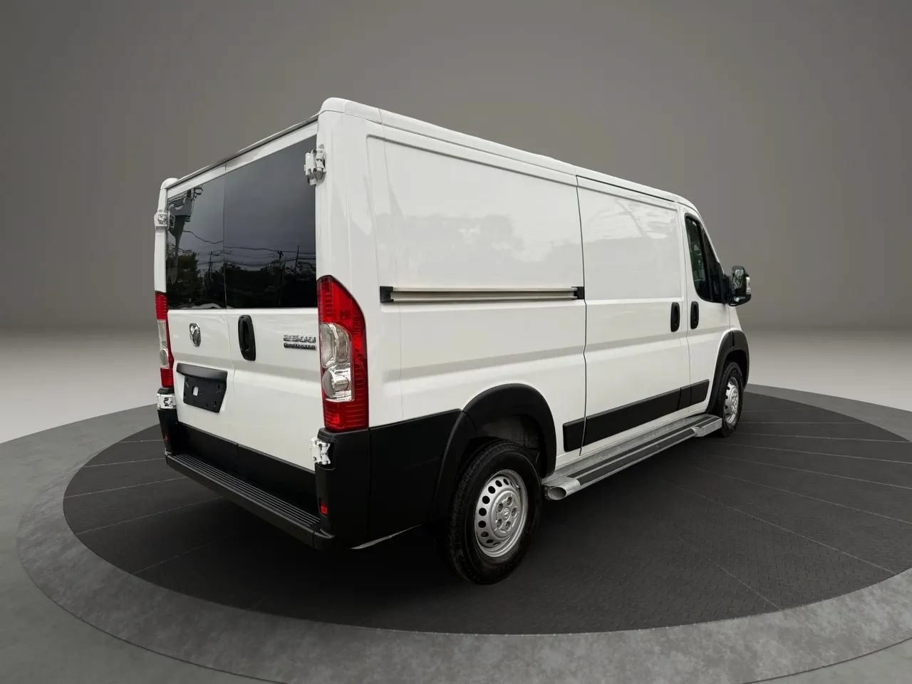 Used 2025 RAM ProMaster 2500 w/ U-Haul Equipment Group FWD image 5