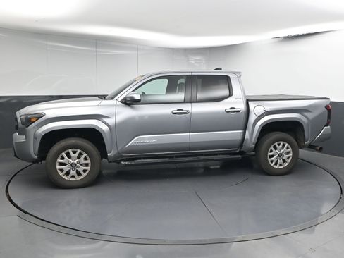 Certified 2025 Toyota Tacoma SR5 image 5