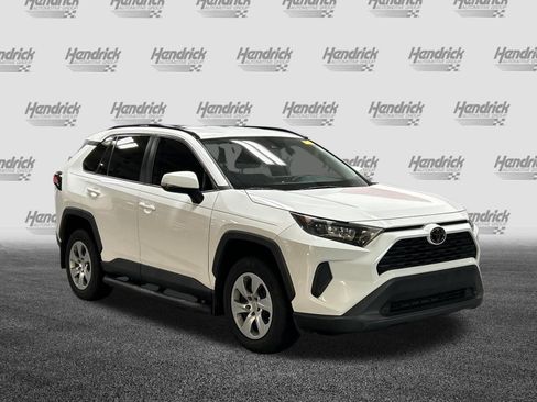 Used 2021 Toyota RAV4 LE AWD/4WD image 2