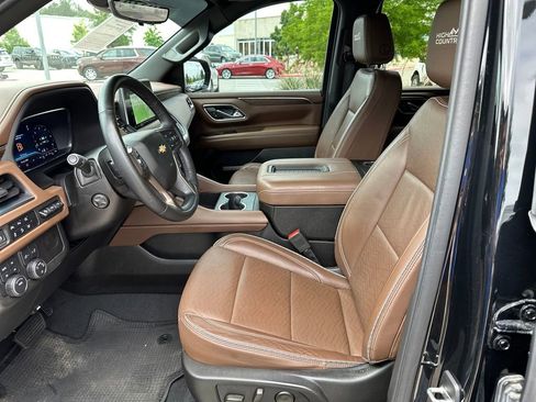Used 2023 Chevrolet Tahoe High Country AWD/4WD image 17