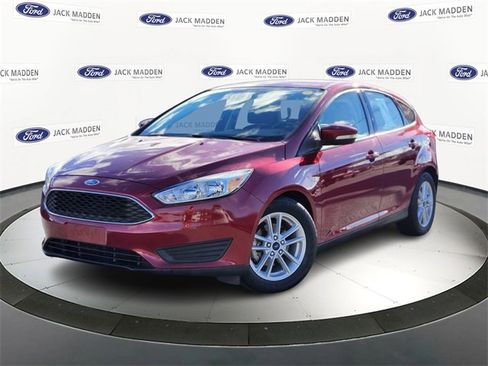 Used 2017 Ford Focus SE image 1