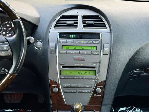 Used 2011 Lexus ES 350 FWD image 19