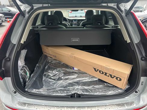 Used 2025 Volvo XC60 B5 Core w/ Protection Package Premier image 13