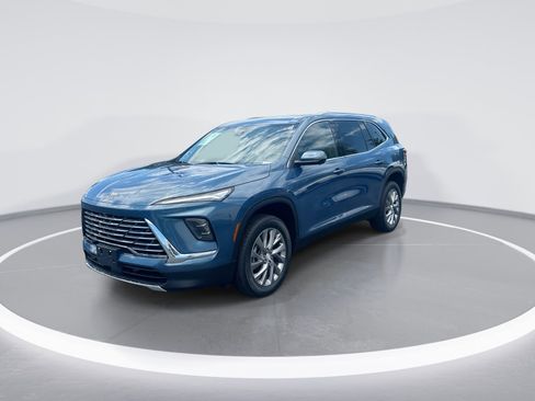 Used 2025 Buick Enclave Preferred FWD image 5