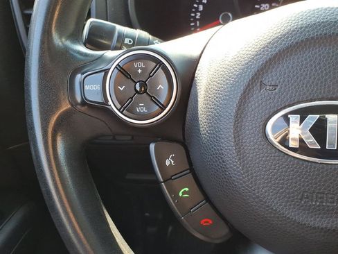 Used 2015 Kia Soul FWD image 10