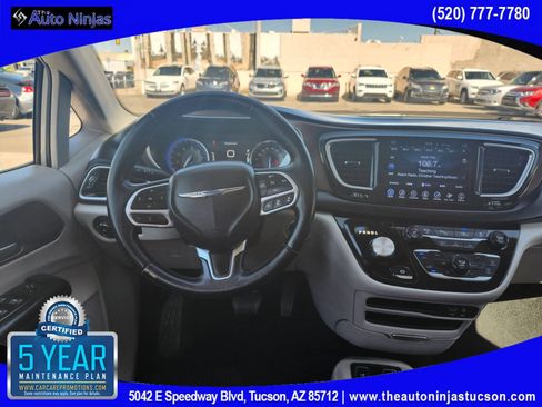 Used 2017 Chrysler Pacifica Touring-L Plus w/ Advanced Safetytec Group image 20