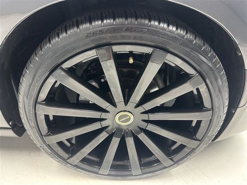 Used 2019 Chrysler 300 Touring w/ Sport Appearance Package RWD image 14