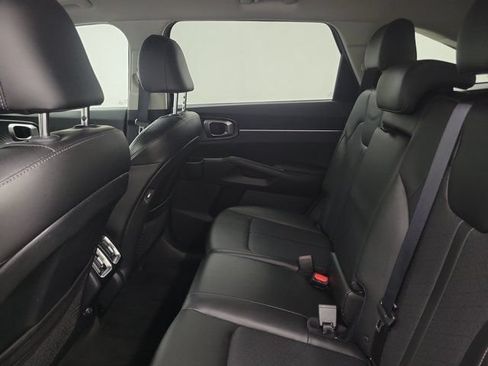 Used 2023 Kia Sorento S FWD image 12