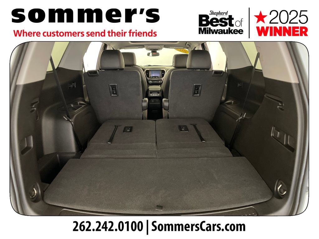 Used 2023 GMC Acadia AT4 w/ Technology Package AWD/4WD image 29