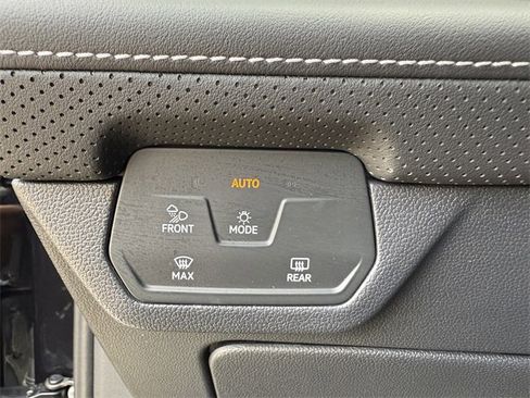 Certified 2025 Volkswagen Atlas SEL image 15