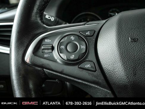 Used 2020 Buick Enclave Premium w/ Sun and Sites Package FWD image 11